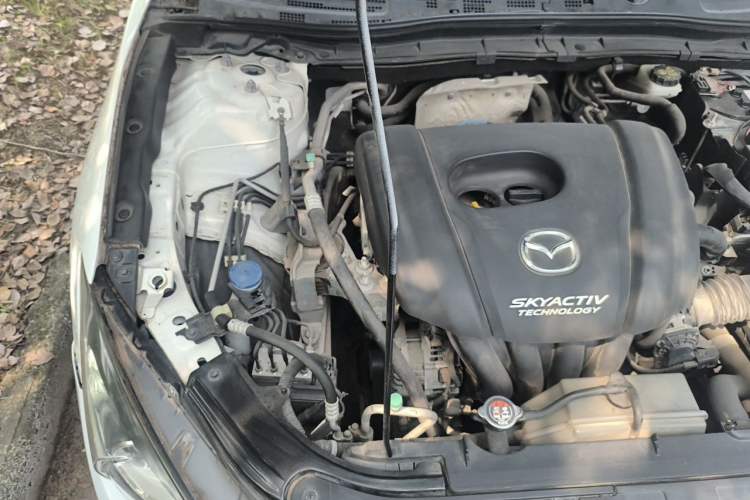 Used Mazda 3 Axela 2014 Sedan 1.5L Manual Comfort Model Engine Bay Right