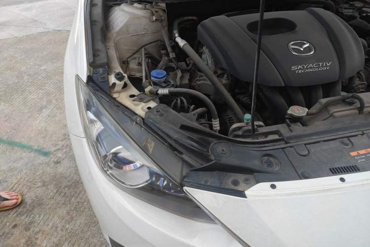 Used Mazda 3 Axela 2014 Sedan 1.5L Automatic Comfort Model Engine Bay Right