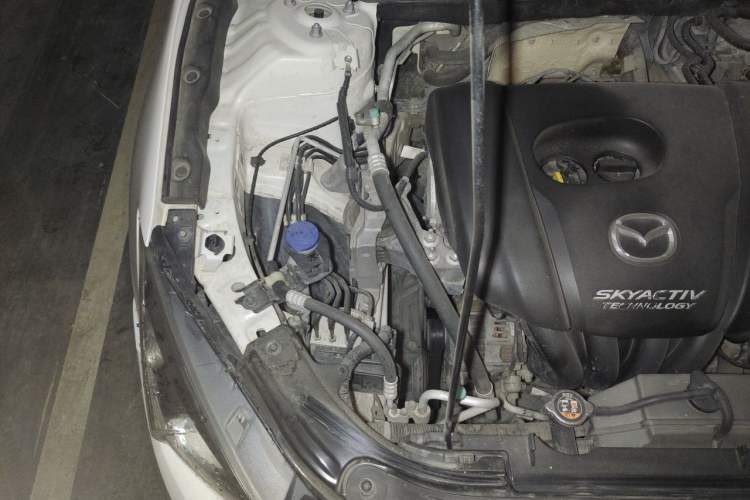 Used Mazda 3 Axela 2014 Sedan 1.5L Automatic Luxury Model Engine Bay Right