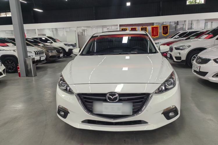 Used Mazda 3 Axela 2014 Sedan 1.5L Automatic Luxury Model Exterior 1
