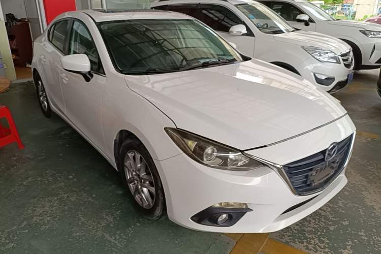 Used Mazda 3 Axela 2014 Sedan 1.5L Automatic Luxury Model Exterior 1