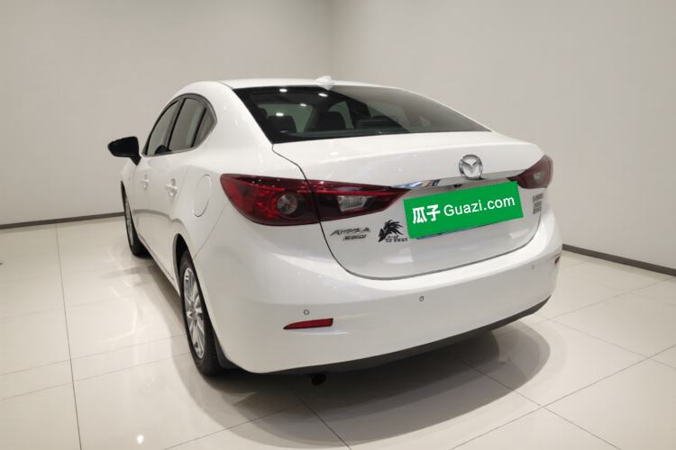 Used Mazda 3 Axela 2014 Sedan 1.5L Automatic Luxury Model Exterior 2