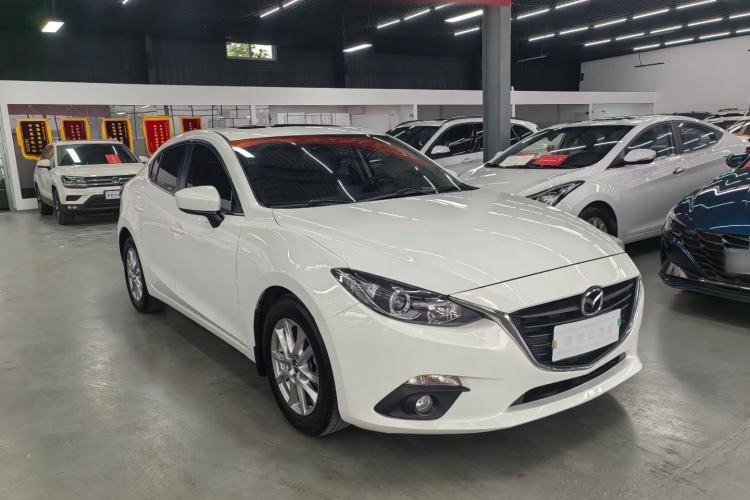 Used Mazda 3 Axela 2014 Sedan 1.5L Automatic Luxury Model Exterior 2
