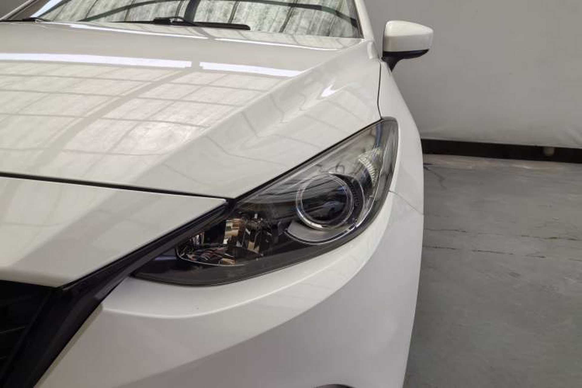 Used Mazda 3 Axela 2014 Sedan 1.5L Automatic Luxury Model Exterior 2