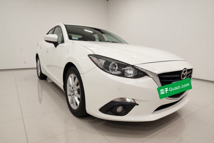 Used Mazda 3 Axela 2014 Hatchback 1.5L Automatic Luxury Model Exterior 2