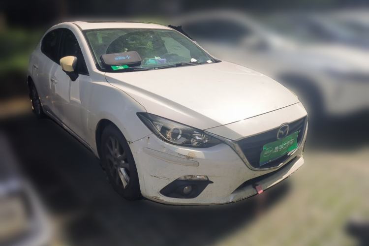 Used Mazda 3 Axela 2014 Hatchback 1.5L Automatic Luxury Model Exterior 2