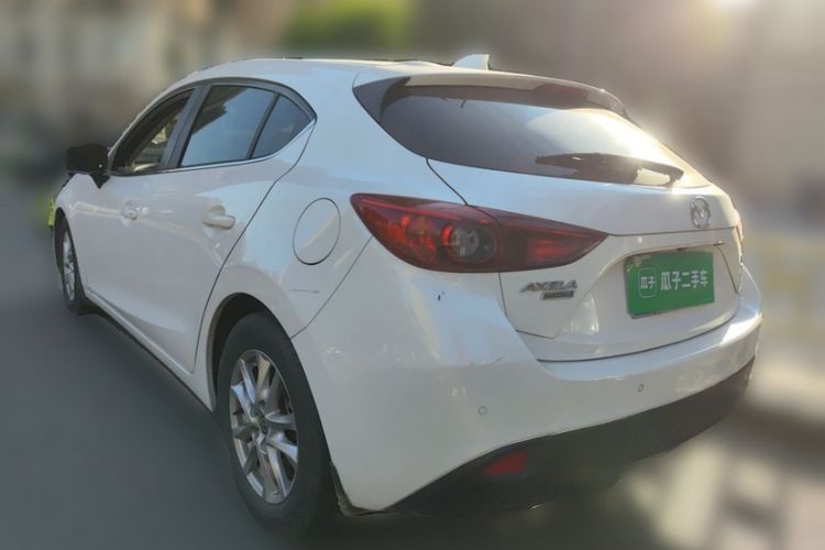 Used Mazda 3 Axela 2014 Hatchback 1.5L Automatic Luxury Model Exterior 3