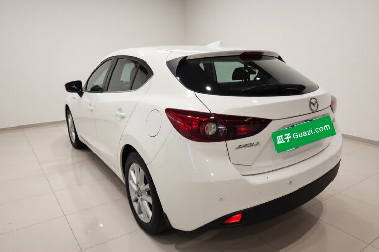 Used Mazda 3 Axela 2014 Hatchback 1.5L Automatic Luxury Model Exterior 3