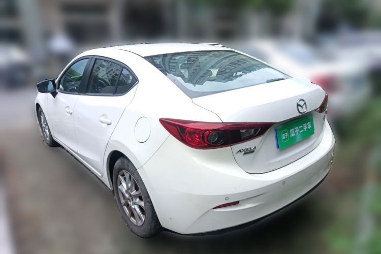 Used Mazda 3 Axela 2014 Sedan 1.5L Automatic Luxury Model Exterior 3