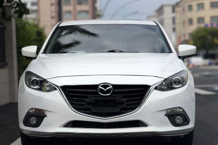 Used Mazda 3 Axela 2014 Sedan 2.0L Automatic Sport Model Exterior 3