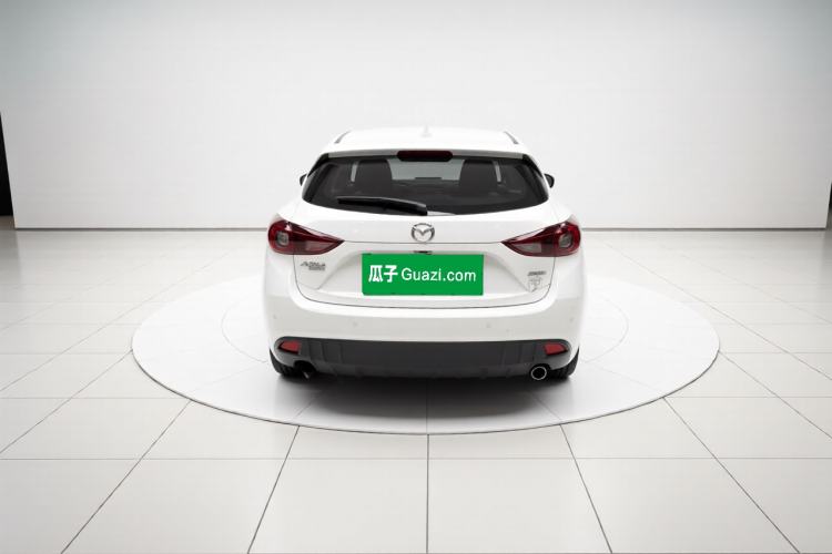 Used Mazda 3 Axela 2014 Hatchback 1.5L Automatic Luxury Model Exterior 4