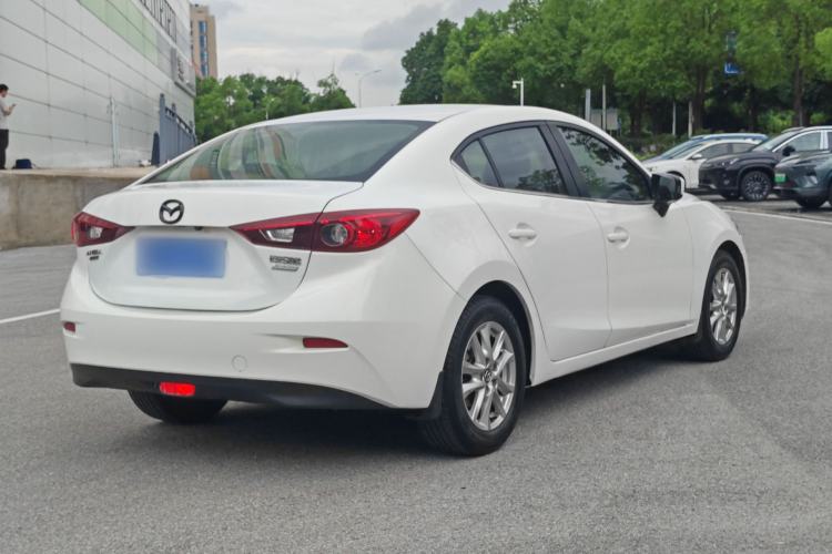 Used Mazda 3 Axela 2014 Sedan 1.5L Automatic Comfort Model Exterior 4