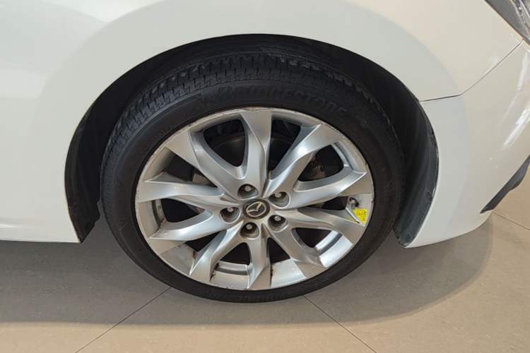 Used Mazda 3 Axela 2014 Sedan 2.0L Automatic Sport Model Exterior 4
