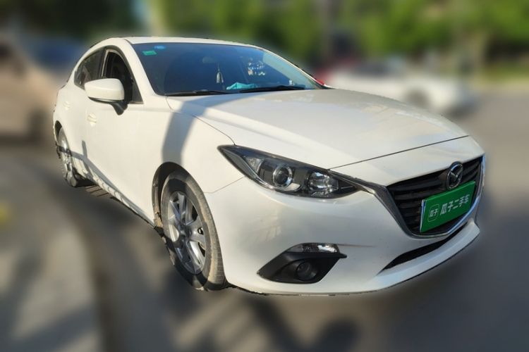 Used Mazda 3 Axela 2014 Hatchback 1.5L Automatic Luxury Model Exterior 4