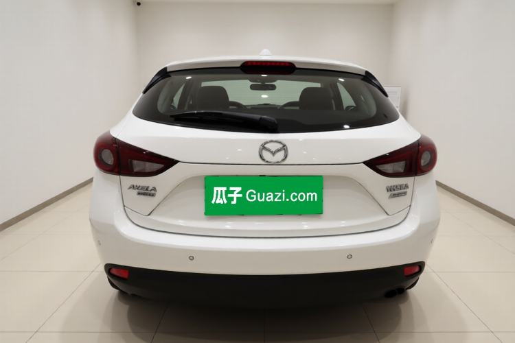 Used Mazda 3 Axela 2014 Hatchback 1.5L Automatic Luxury Model Exterior 4