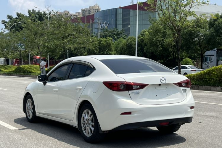 Used Mazda 3 Axela 2014 Sedan 1.5L Automatic Luxury Model Exterior 5