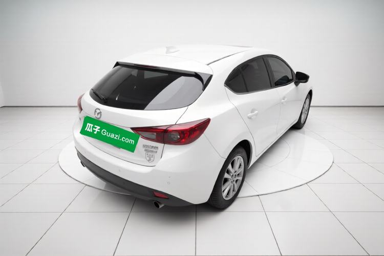 Used Mazda 3 Axela 2014 Hatchback 1.5L Automatic Luxury Model Exterior 5