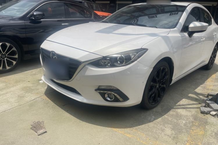Used Mazda 3 Axela 2014 Sedan 2.0L Automatic Sport Model Exterior 5