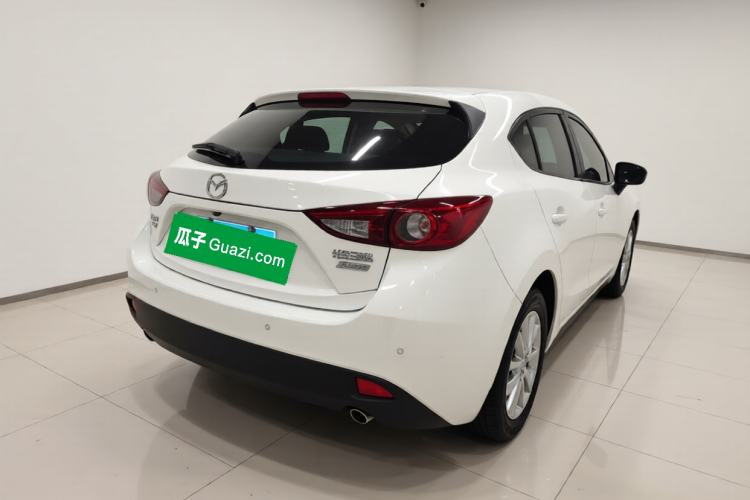 Used Mazda 3 Axela 2014 Hatchback 1.5L Automatic Luxury Model Exterior 5