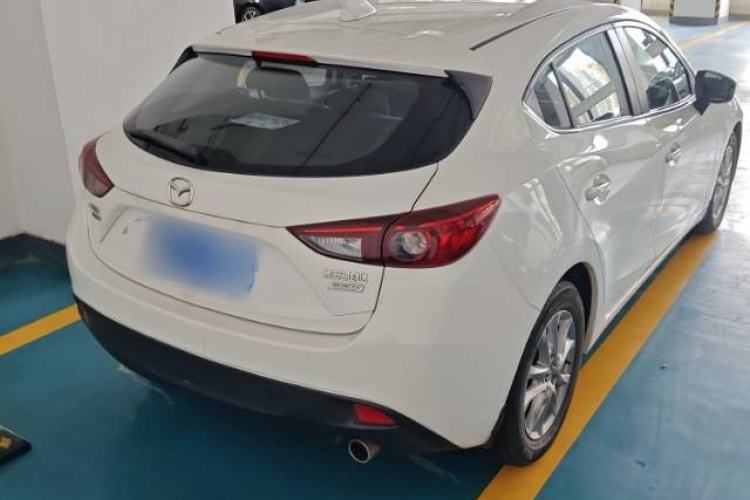 Used Mazda 3 Axela 2014 Hatchback 1.5L Manual Comfort Model Exterior 6