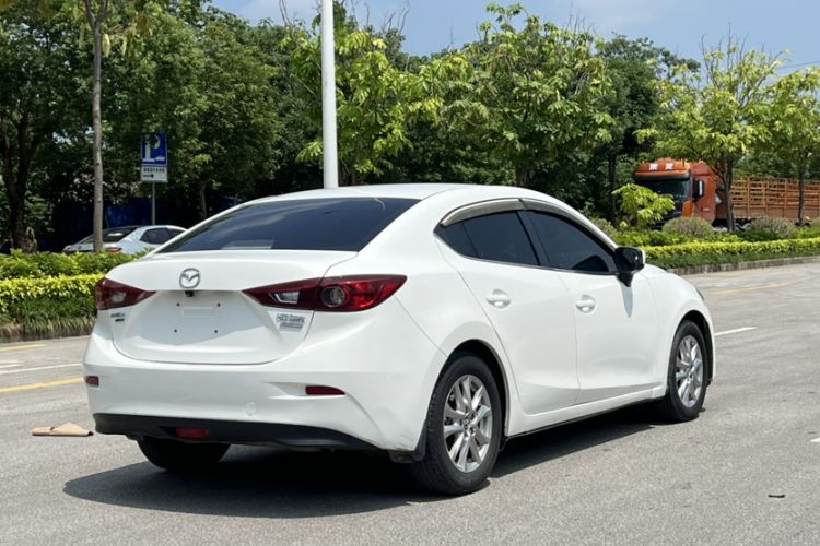 Used Mazda 3 Axela 2014 Sedan 1.5L Automatic Luxury Model Exterior 6