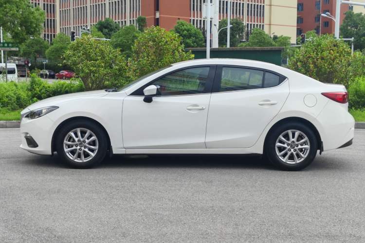 Used Mazda 3 Axela 2014 Sedan 1.5L Automatic Comfort Model Exterior 6