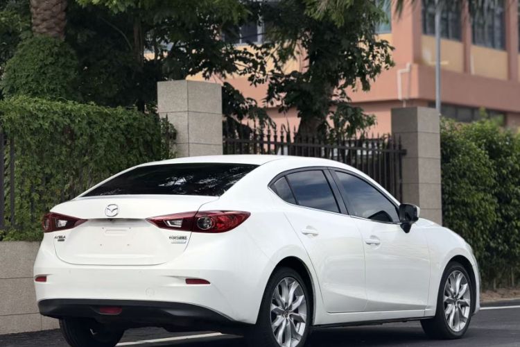 Used Mazda 3 Axela 2014 Sedan 2.0L Automatic Sport Model Exterior 6