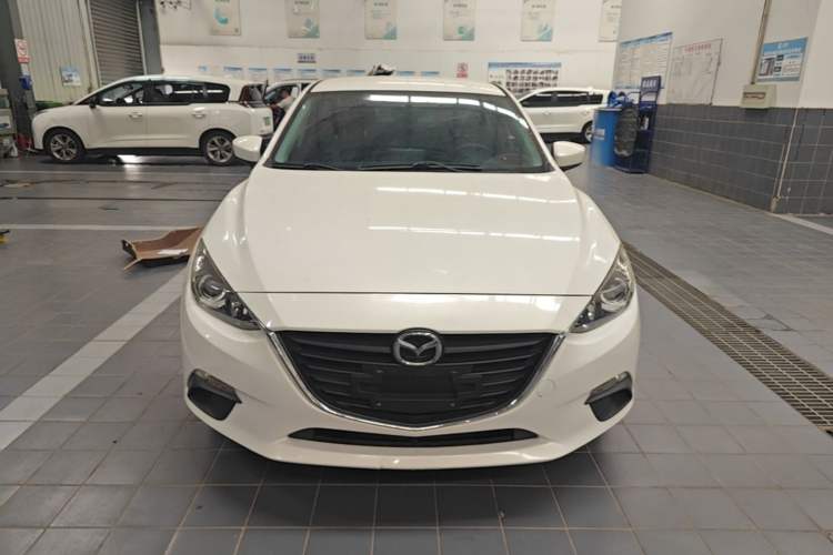 Used Mazda 3 Axela 2014 Sedan 1.5L Manual Comfort Model Front