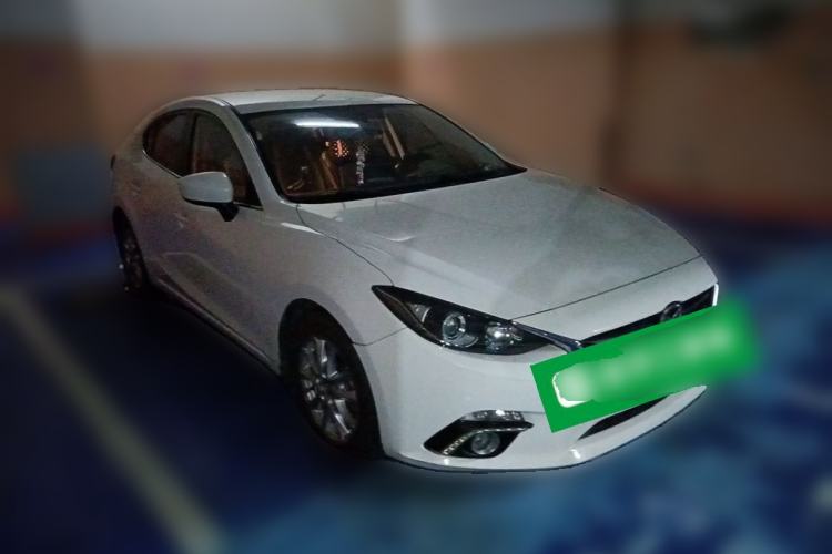 Used Mazda 3 Axela 2014 Sedan 1.5L Automatic Comfort Model Front Right 45 Deg