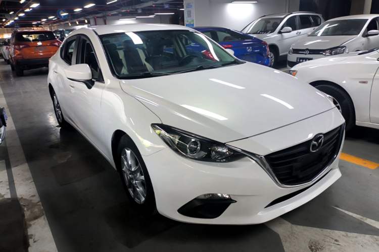 Used Mazda 3 Axela 2014 Sedan 1.5L Automatic Comfort Model Front Right 45 Deg