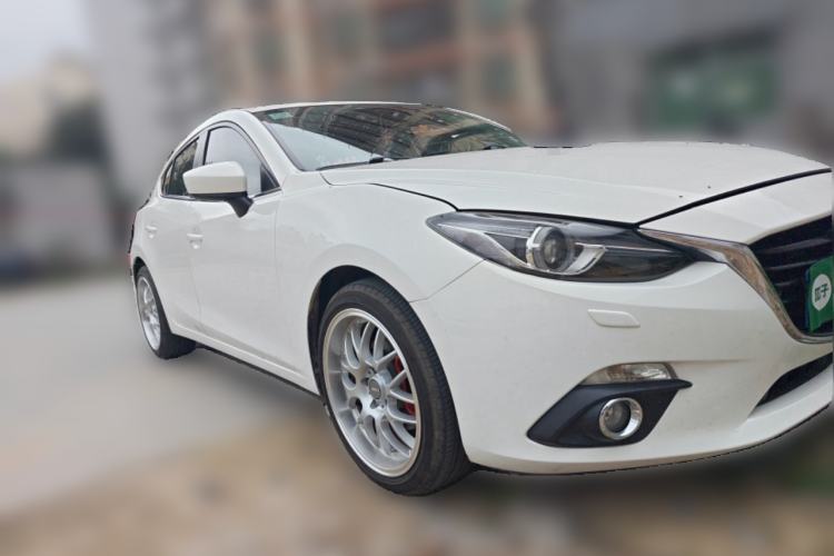 Used Mazda 3 Axela 2014 Hatchback 2.0L Automatic Flagship Model Front Right 45 Deg