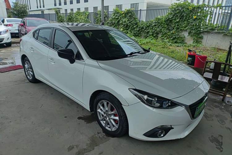 Used Mazda 3 Axela 2014 Sedan 1.5L Automatic Luxury Model Front Right 45 Deg