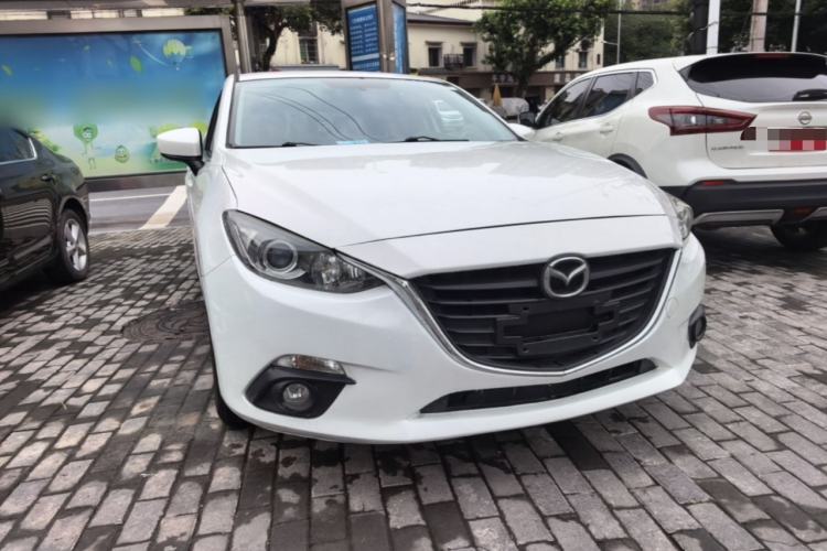 Used Mazda 3 Axela 2014 Hatchback 1.5L Automatic Luxury Model Front Right 45 Deg
