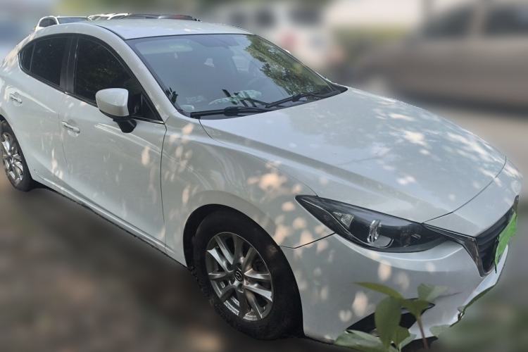 Used Mazda 3 Axela 2014 Sedan 1.5L Manual Comfort Model Front Right 45 Deg