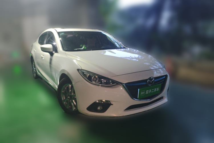 Used Mazda 3 Axela 2014 Sedan 1.5L Automatic Luxury Model Front Right 45 Deg