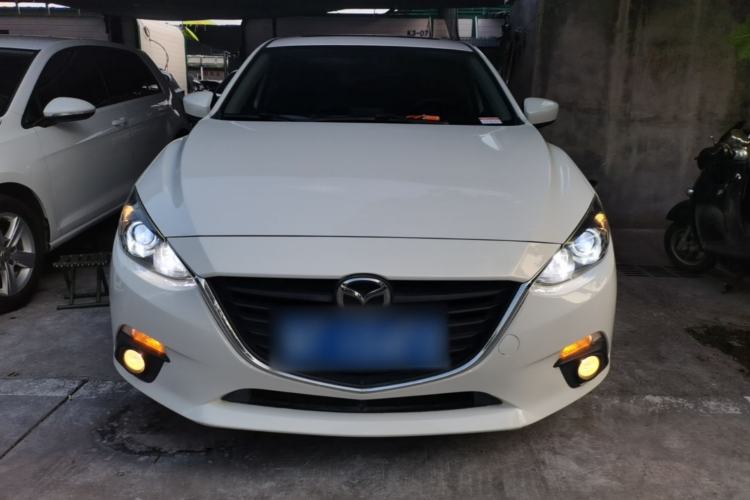Used Mazda 3 Axela 2014 Sedan 1.5L Automatic Luxury Model Front