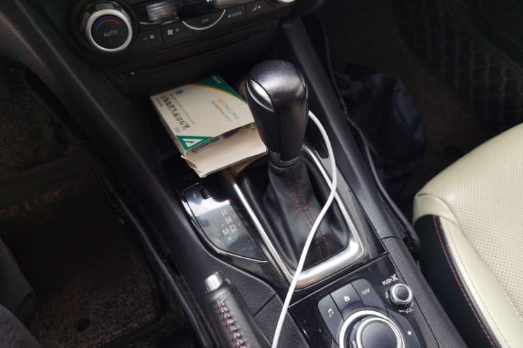 Used Mazda 3 Axela 2014 Sedan 2.0L Automatic Sport Model Gear Lever