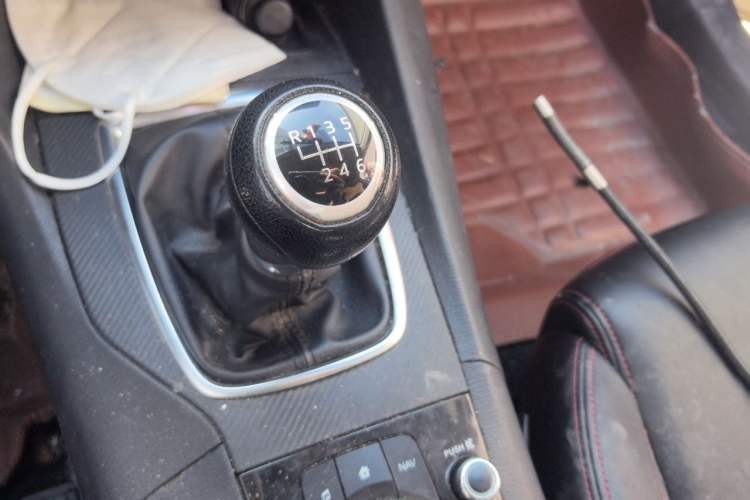 Used Mazda 3 Axela 2014 Sedan 1.5L Manual Comfort Model Gear Lever