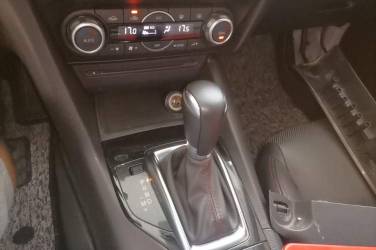 Used Mazda 3 Axela 2014 Sedan 2.0L Automatic Sport Model Gear Lever