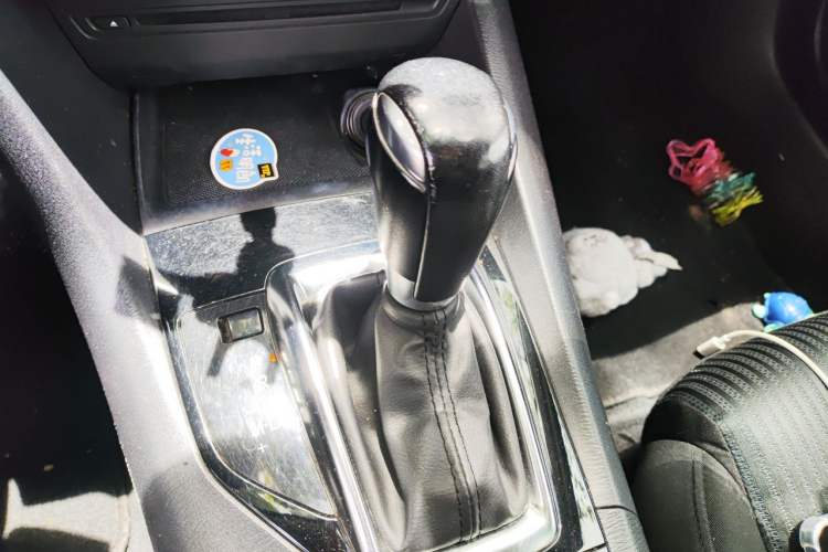 Used Mazda 3 Axela 2014 Sedan 1.5L Automatic Luxury Model Gear Lever
