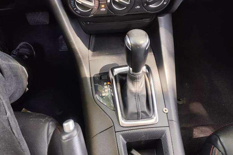 Used Mazda 3 Axela 2014 Sedan 1.5L Automatic Comfort Model Gear Lever