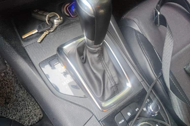 Used Mazda 3 Axela 2014 Sedan 1.5L Automatic Comfort Model Gear Lever