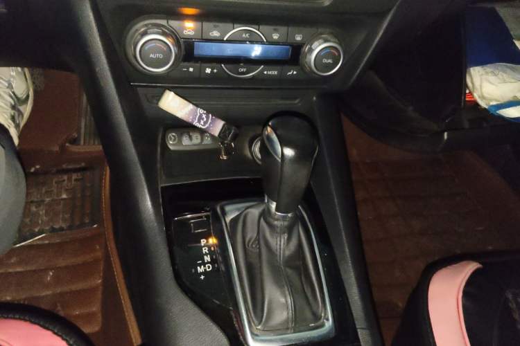 Used Mazda 3 Axela 2014 Sedan 1.5L Automatic Luxury Model Gear Lever