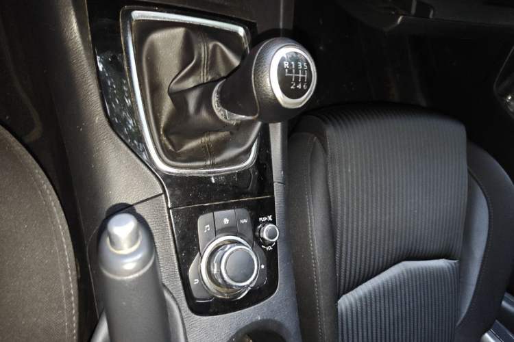 Used Mazda 3 Axela 2014 Hatchback 1.5L Manual Comfort Model Gear Lever