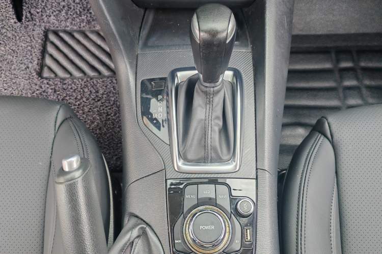 Used Mazda 3 Axela 2014 Sedan 1.5L Automatic Comfort Model Gear Lever