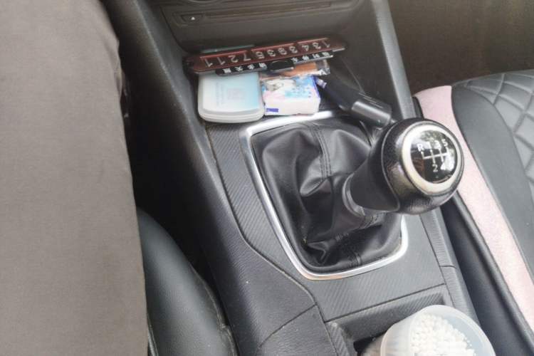 Used Mazda 3 Axela 2014 Hatchback 1.5L Manual Comfort Model Gear Lever