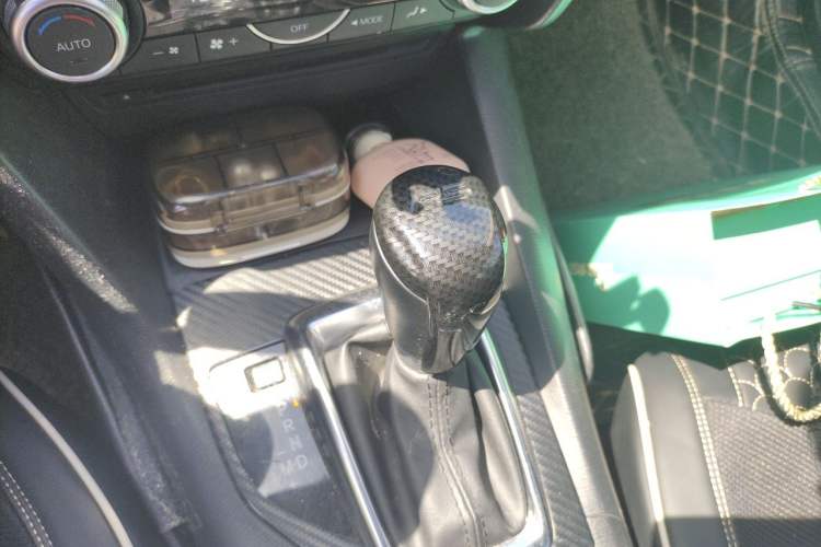 Used Mazda 3 Axela 2014 Sedan 1.5L Automatic Luxury Model Gear Lever