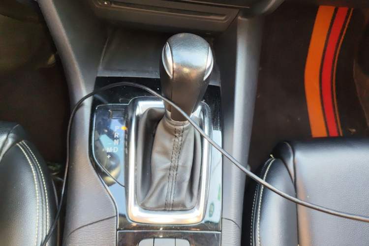Used Mazda 3 Axela 2014 Hatchback 1.5L Automatic Luxury Model Gear Lever