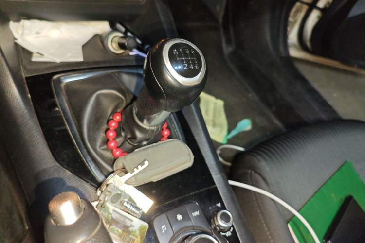Used Mazda 3 Axela 2014 Sedan 1.5L Manual Comfort Model Gear Lever