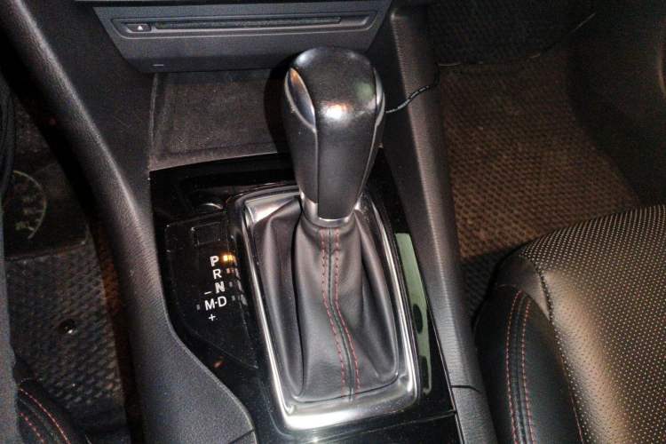 Used Mazda 3 Axela 2014 Hatchback 2.0L Automatic Flagship Model Gear Lever